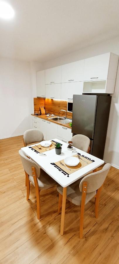 Selvia Apartament Tirana Bagian luar foto